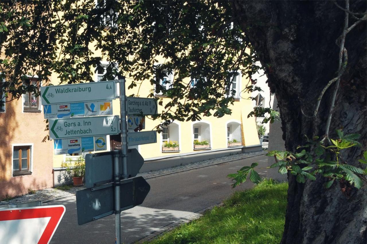 Stilvolle Wohnung Auf 50 M² Mit Parkplatz Und Wifi Kraiburg am Inn Екстериор снимка