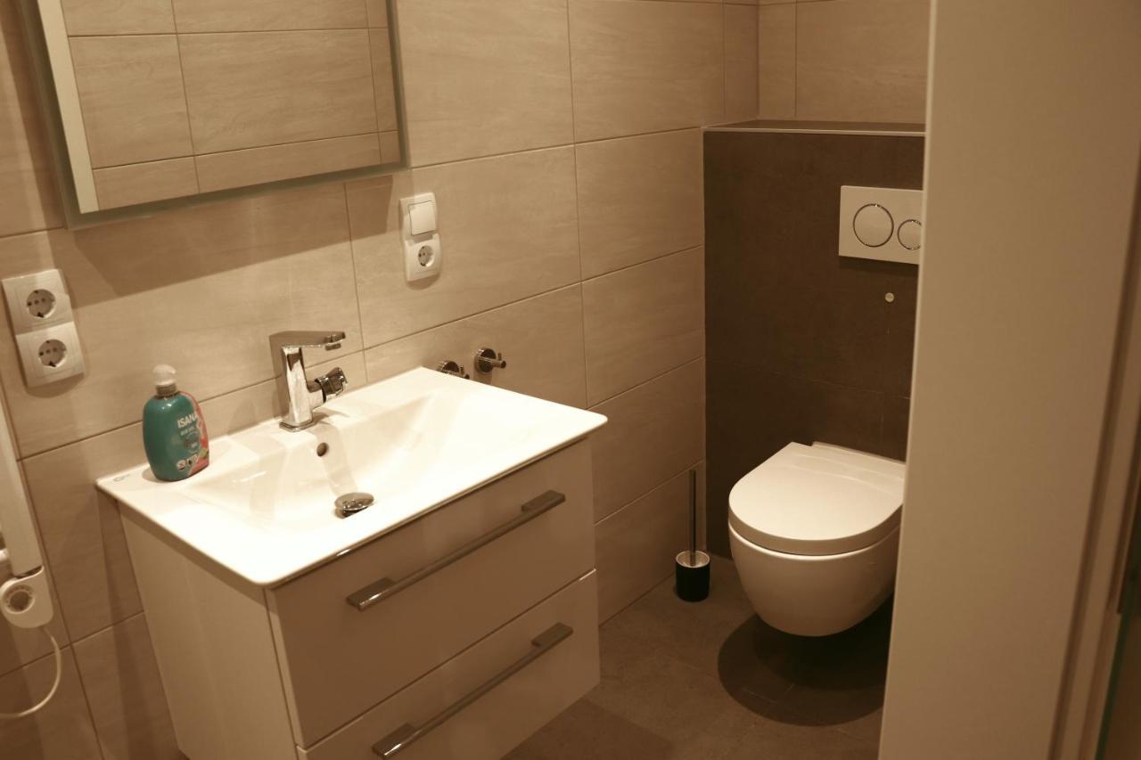 Stilvolle Wohnung Auf 50 M² Mit Parkplatz Und Wifi Kraiburg am Inn Екстериор снимка