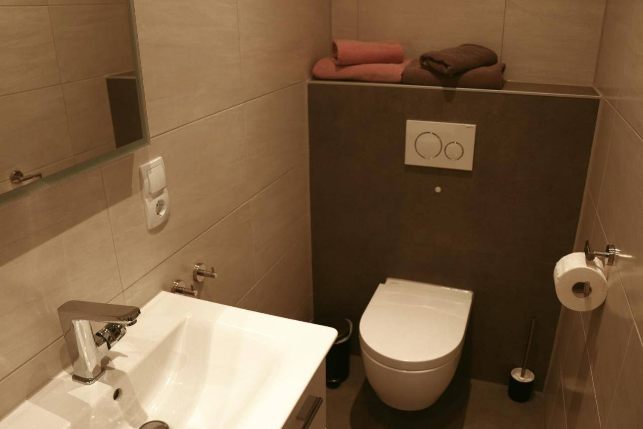 Stilvolle Wohnung Auf 50 M² Mit Parkplatz Und Wifi Kraiburg am Inn Екстериор снимка